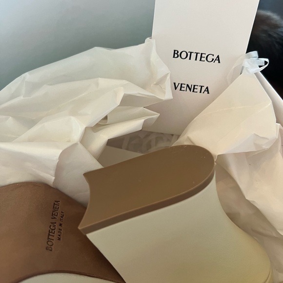 Bottega Veneta wedge heels brand new never worn in box with dust bag and all - Picture 3 of 7